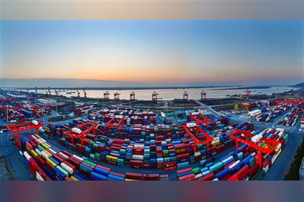 Çin’in uluslararası mal ve hizmet ticareti Aralık 2023’te yüzde 2 arttı