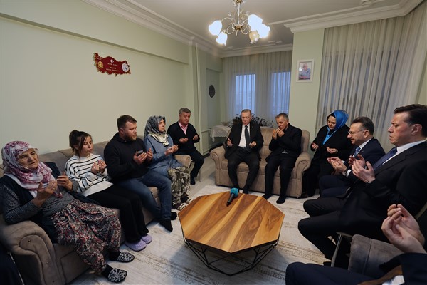 Cumhurbaşkanı Erdoğan, şehit Muhammed Tunahan Evcin’in ailesini ziyaret etti