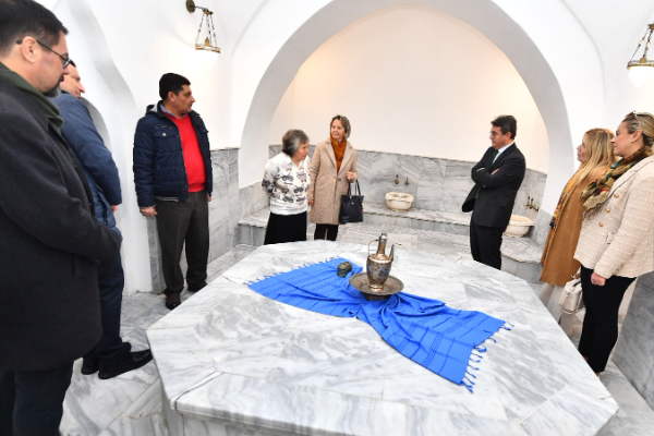 İzmir’de Namazgah Hamamı hizmete açıldı