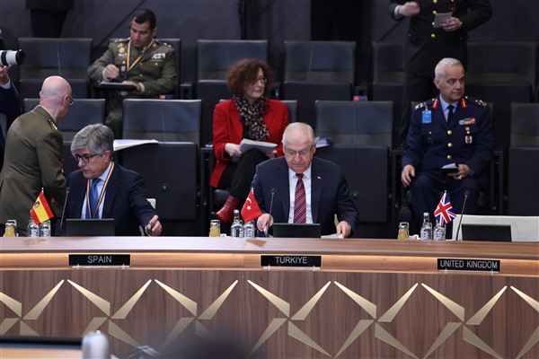 Bakan Güler, NATO’daki Savunma Bakanları Toplantısı’nın birinci oturumuna katıldı