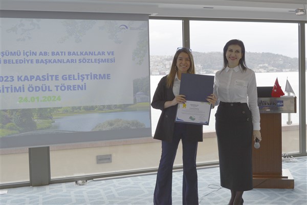 Eskişehir Büyükşehir Belediyesi personeline başarı ödülü verildi