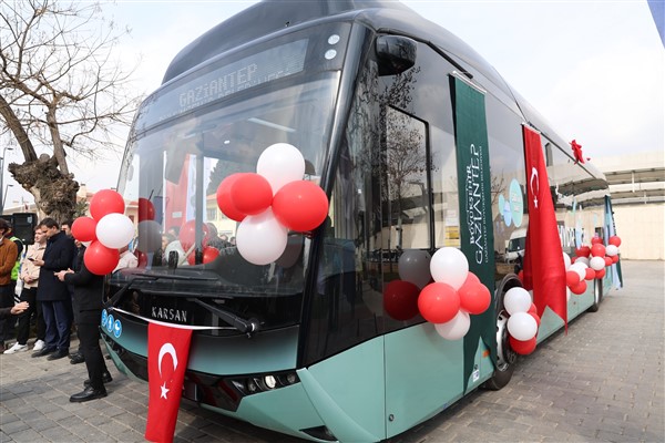 Gaziantep Büyükşehir, toplu taşımada kullanacağı ilk hidrojenli otobüsü tanıttı