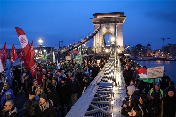 Macaristan cumhurbaşkanı pedofili skandalının ardından istifa ediyor