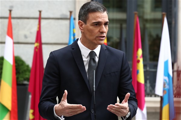 Sanchez: “Çok uluslu şirketin çabaları Extremadura ve İspanya için hayati öneme sahip”