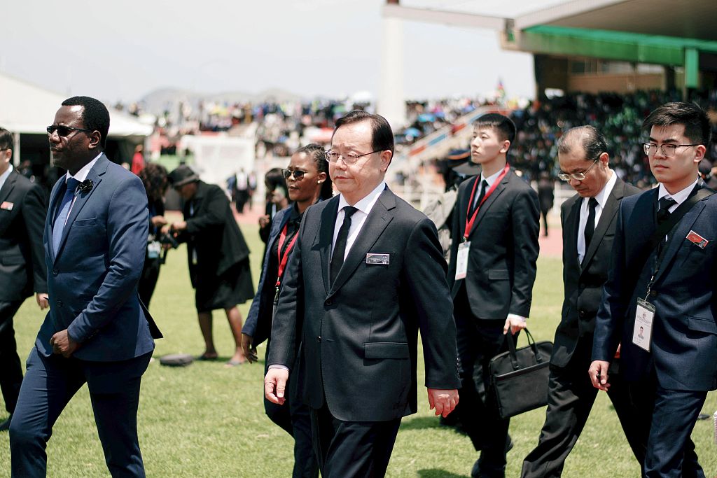 Xi’nin özel elçisi, Namibya eski Devlet Başkanı Geingob’un cenaze törenine katıldı
